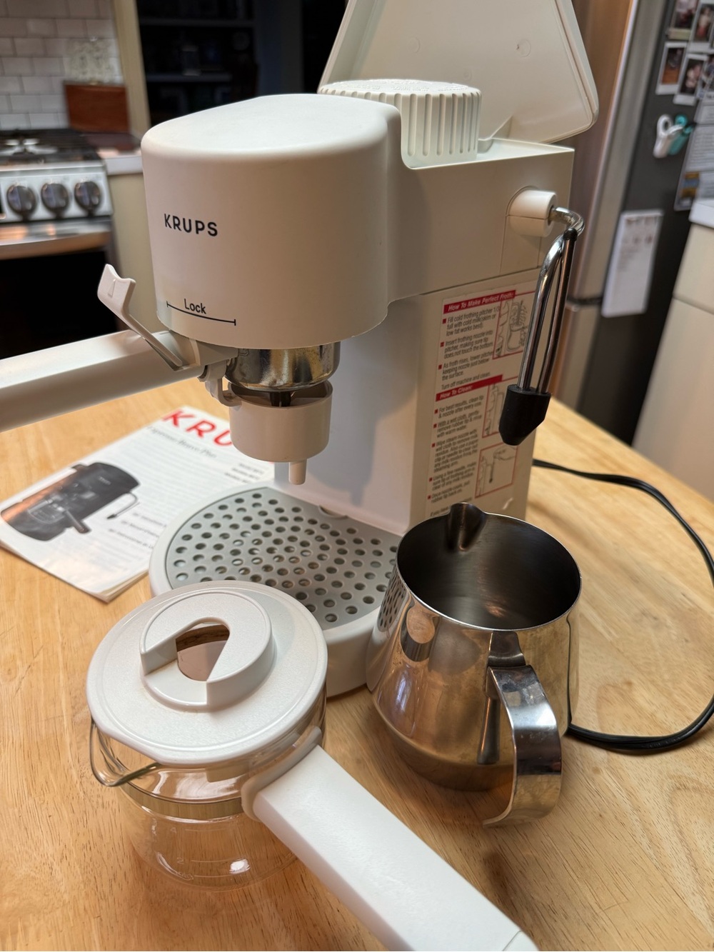 Krups White Espresso Machine with Milk Frother